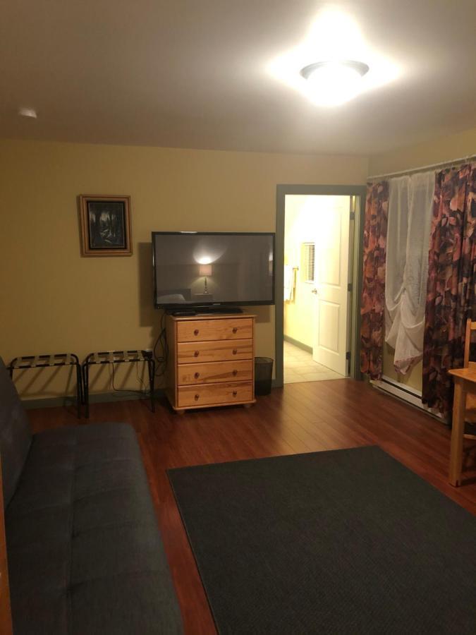 Crowsnest Vineyards Guesthouse Keremeos 外观 照片
