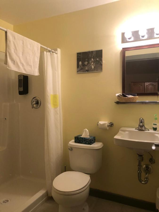 Crowsnest Vineyards Guesthouse Keremeos 外观 照片