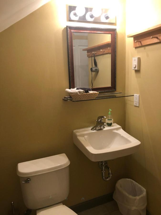 Crowsnest Vineyards Guesthouse Keremeos 外观 照片