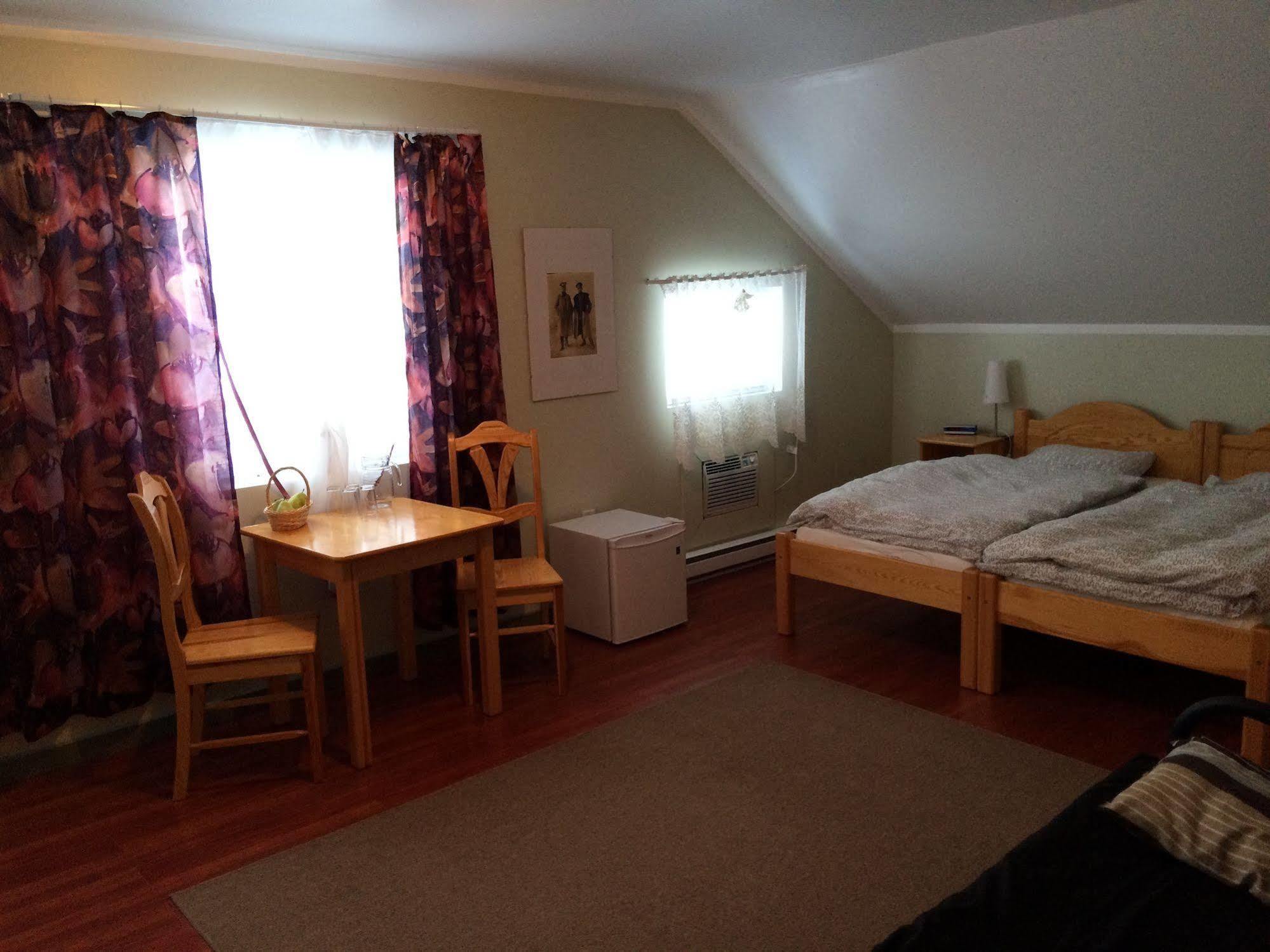 Crowsnest Vineyards Guesthouse Keremeos 外观 照片